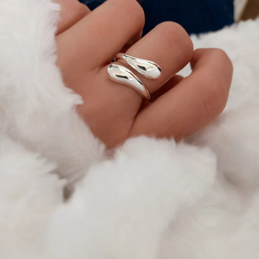 Gold Minimalist Curve Ring