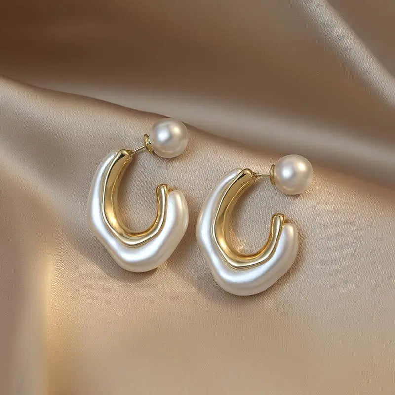 White Shell Flower Pearl Hoop Earrings