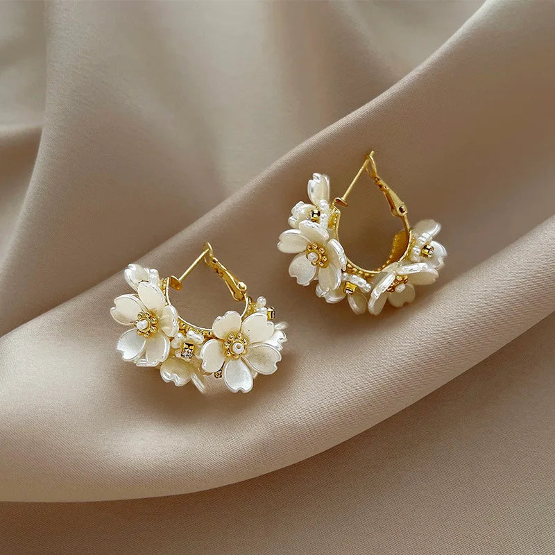 White Shell Flower Pearl Hoop Earrings