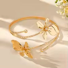 Elegant Adjustable Flower Bracelet