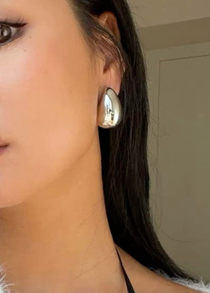 Elegant 5mm Gold Huggie Hoops
